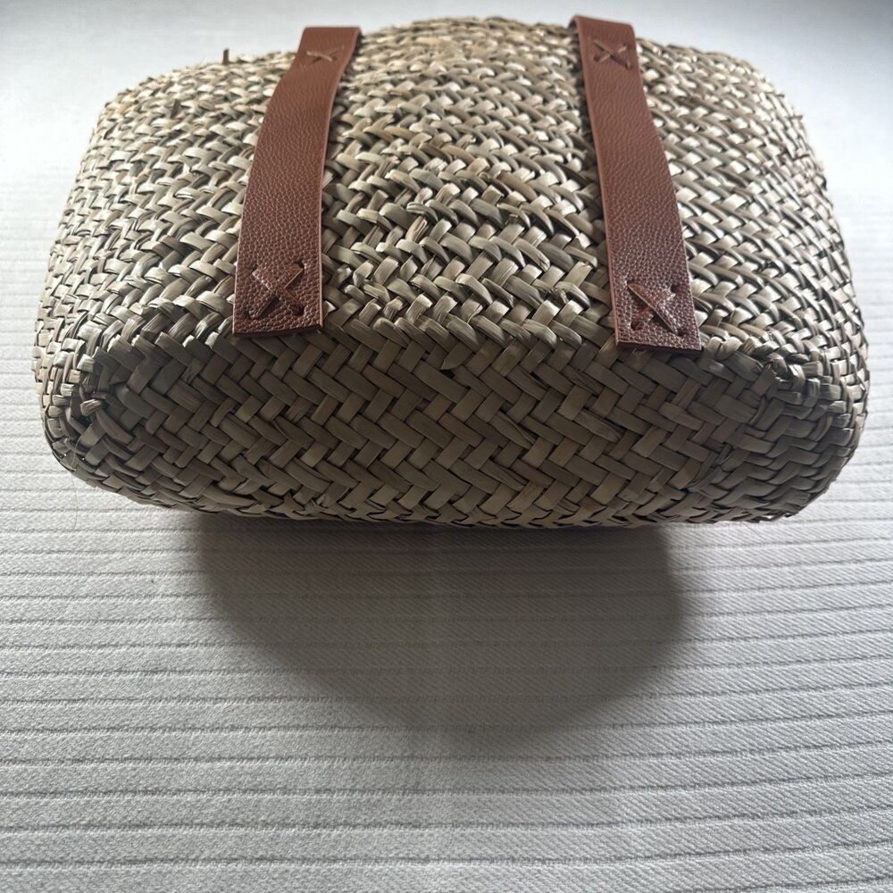 Four Seasons Anguilla Woven Straw Tote Bag Leather Handles Resort Beach - Picture 16 of 16